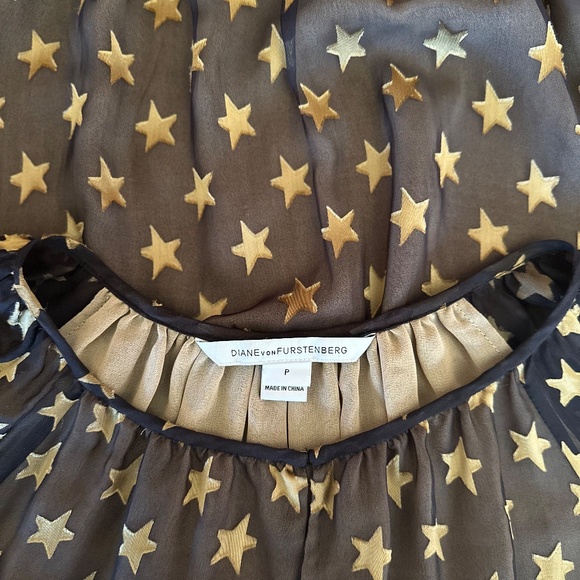 Flowy Black and Gold Star Print Blouse Top by Diane Von Furstenberg DVF, Silk - Picture 5 of 6
